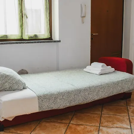 Nest On The River Apartman